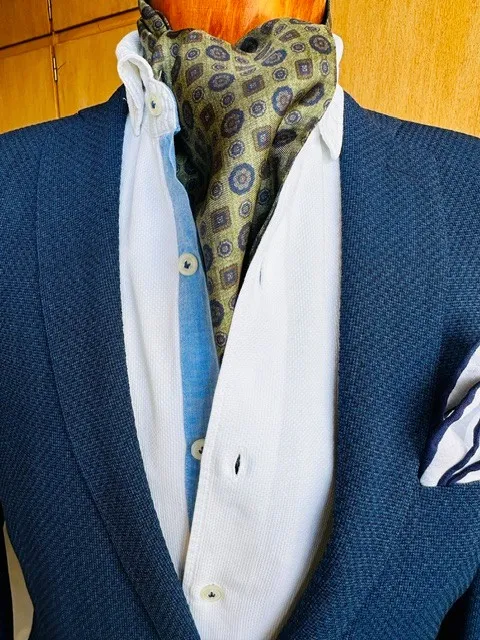 ascot-krawattenschal-medaillon-olive-blue-seide-16-x-138-cm image 1