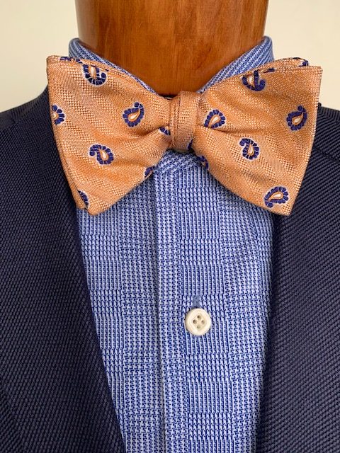 ascot-schleife-jacquard-paisley-gelb-blau-wei-seidenfliege-6-5-cm image 1