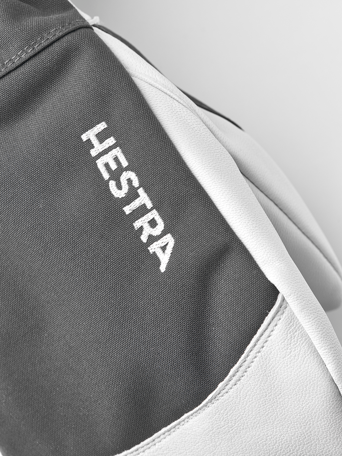 hestra-army-leather-heli-ski-f-ustling-30571-350-ziegenleder-extreme-w-rme image 6