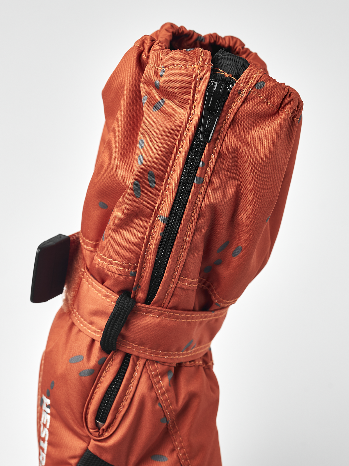 hestra-baby-zip-long-baby-f-ustling-mit-rei-verschluss-art-36421-519 image 5