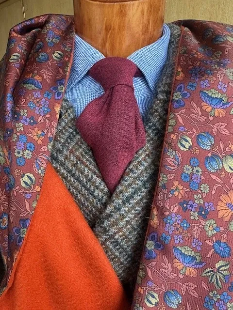 ascot-abseitenschal-florales-design-bordo-mit-cashmere-abseite-orange image 1