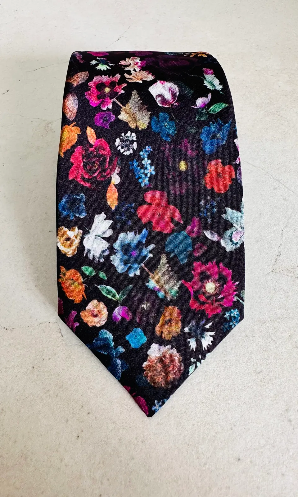 ascot-seidenkrawatte-blumen-schwarz-fuxia-tabak-aus-100-seide-7-5-x-150-cm image 1
