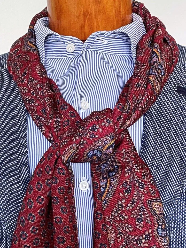 hemley-wendeschal-wolle-paisley-medaillon-rot-blau-30-x-180-cm image 1