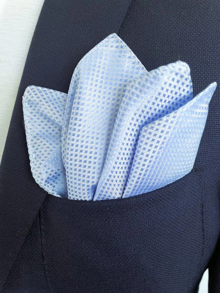 hemley-ziertuch-seide-kleingemustert-hellblau-30x30 image 1
