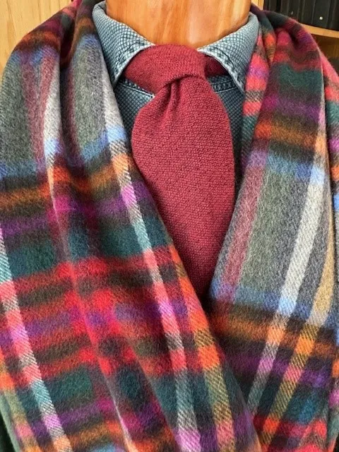 ascot-schal-cashmere-tartancheck-grey-red-blue-wollschal-30-x-190-cm image 1