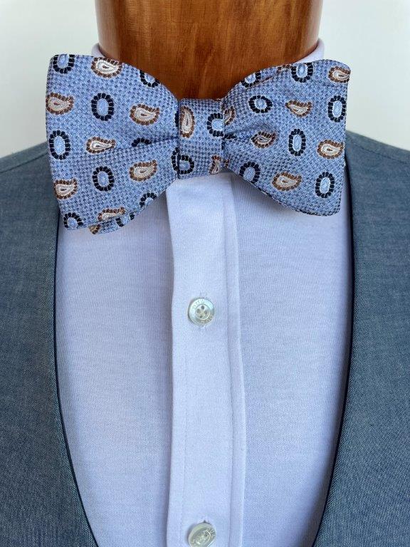 hemley-fliege-seide-paisley-hellblau-marine-braun-zum-selbstbinden image 1
