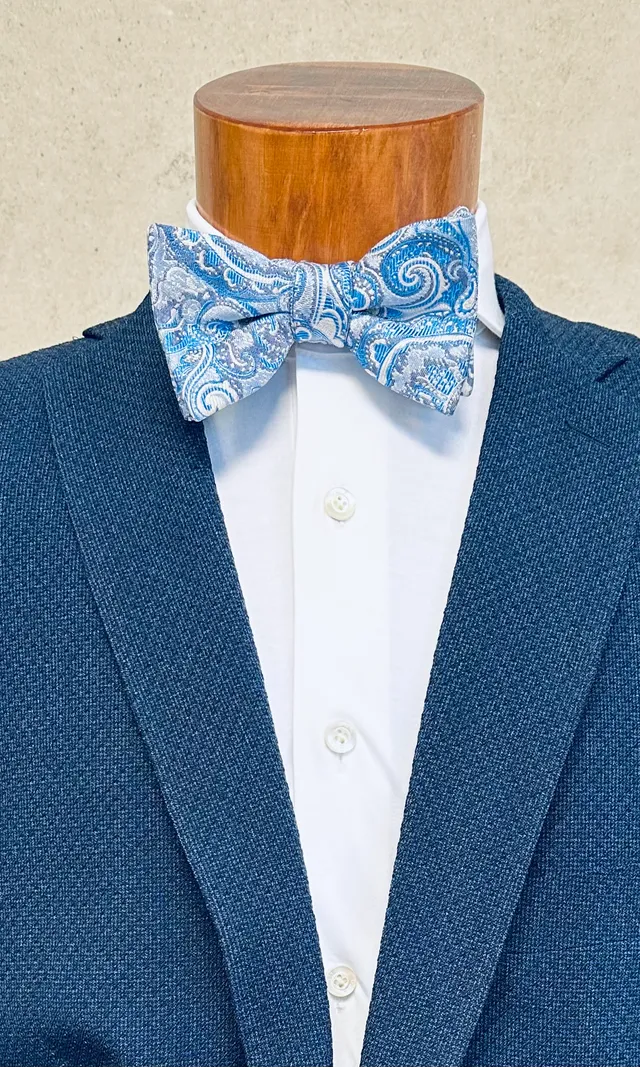 ascot-schleife-jacquard-sky-creme-fliege-form-wien-6-5-cm image 1