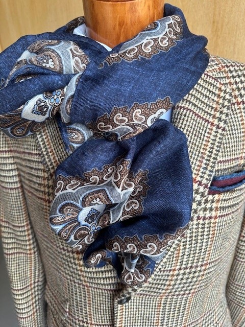 ascot-light-scarf-ornamental-navy-brown-sky-45x180-cm-wolle-seide image 1