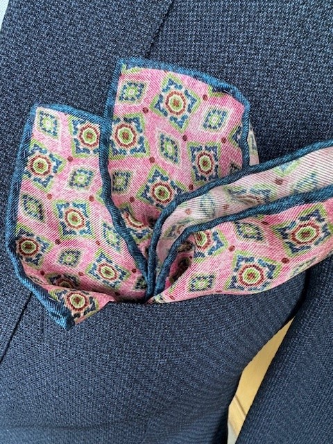 ascot-einstecktuch-100-seide-geometrisch-hellrosa-gr-n-30-x-30-cm image 1