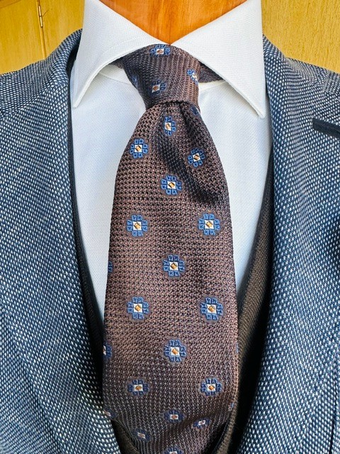 ascot-seidenkrawatte-medaillon-chocolate-brown-blue-gold-7-8-cm-x-150-cm image 1